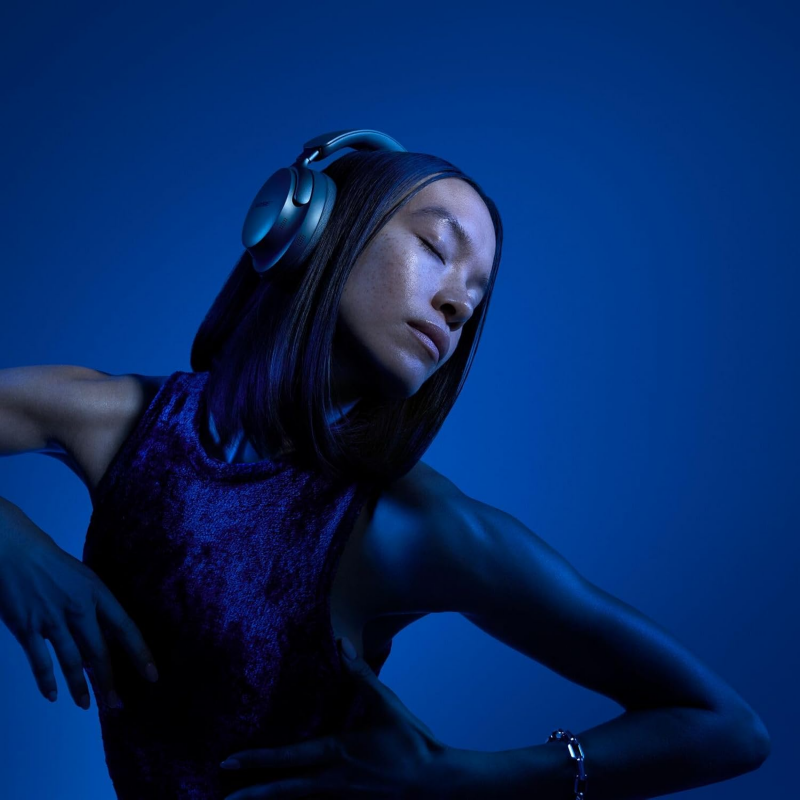 Bose QuietComfort Ultra Wireless Noise Cancelling Headphones with Spatial Audio - Lunar Blue